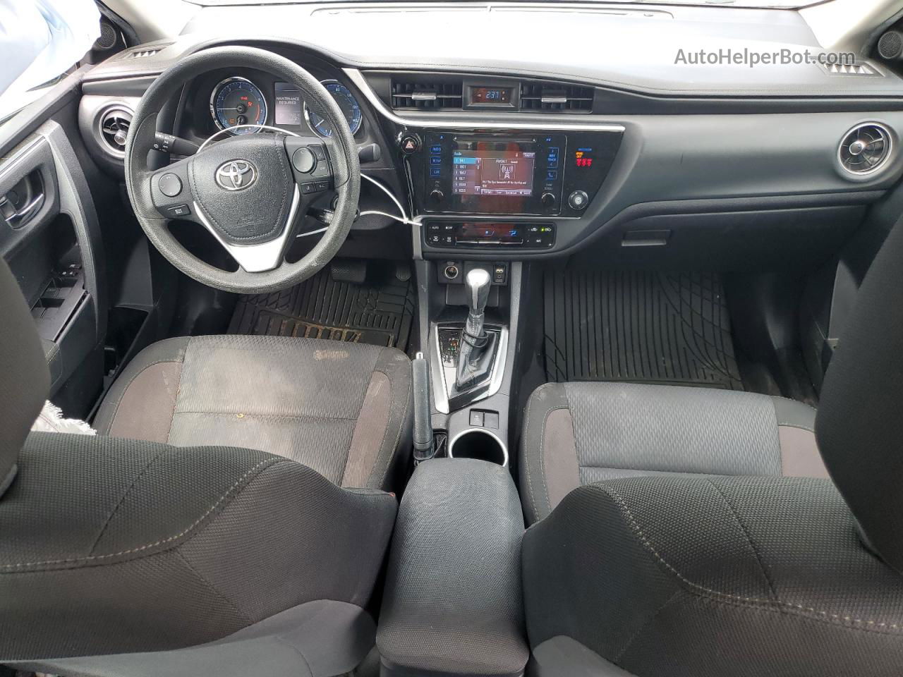 2019 Toyota Corolla L White vin: 2T1BURHE1KC239437