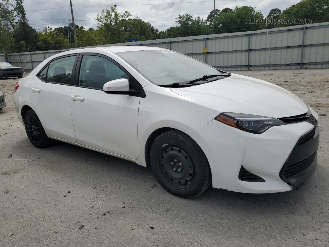 2019 Toyota Corolla L White vin: 2T1BURHE1KC239437