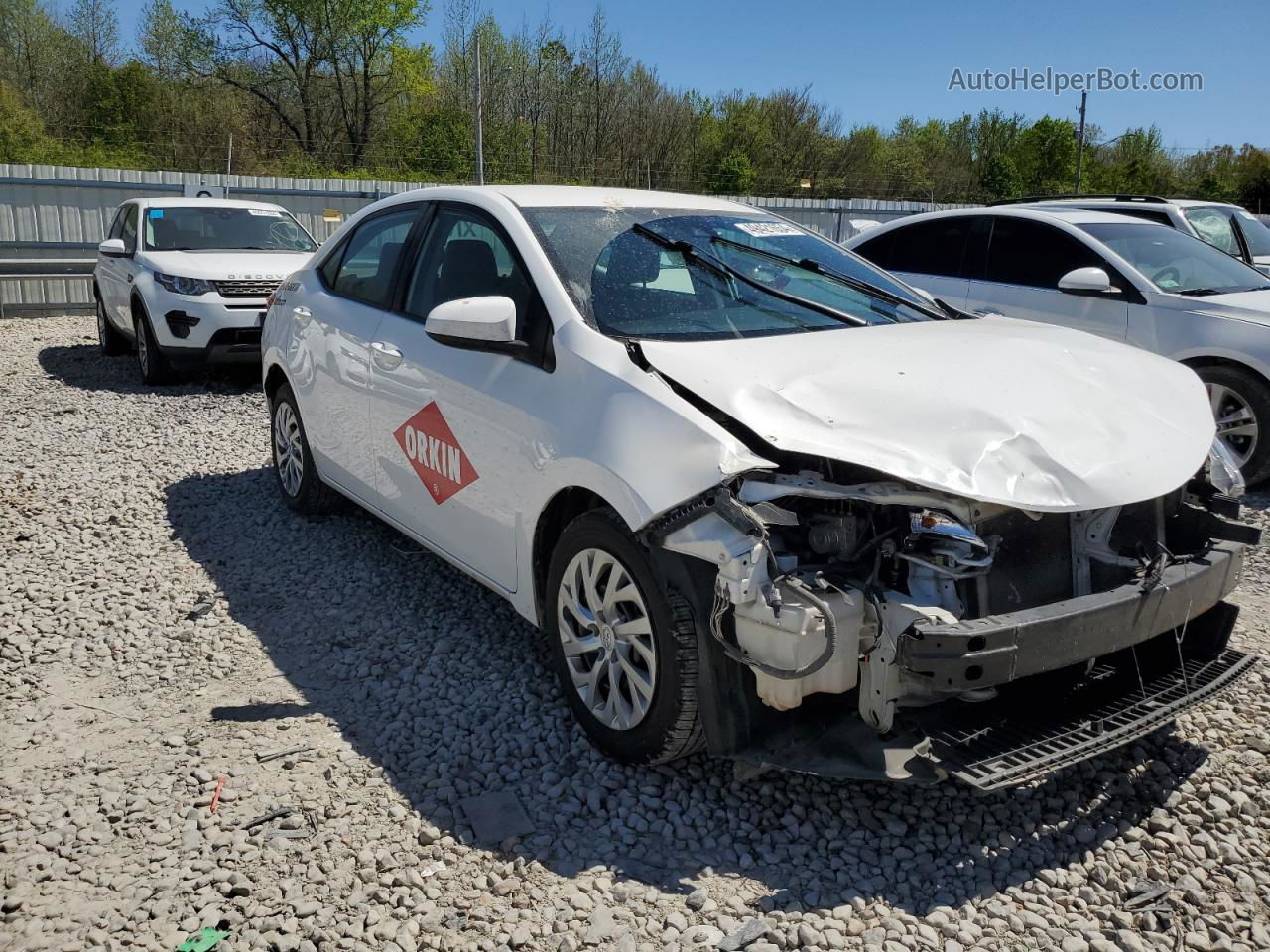 2019 Toyota Corolla L White vin: 2T1BURHE1KC240247