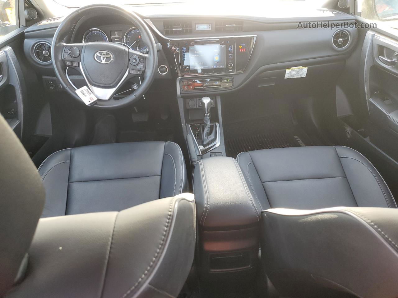 2019 Toyota Corolla L White vin: 2T1BURHE2KC237907