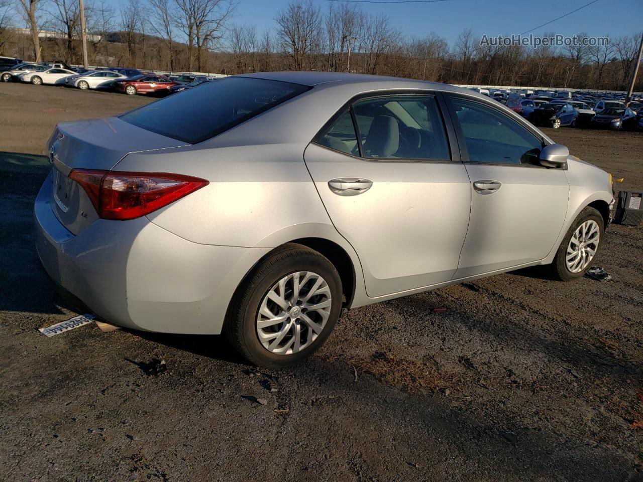 2018 Toyota Corolla L Silver vin: 2T1BURHE3JC118410