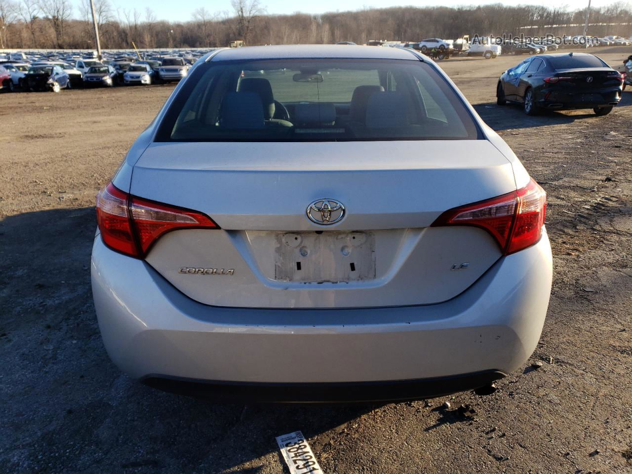 2018 Toyota Corolla L Silver vin: 2T1BURHE3JC118410