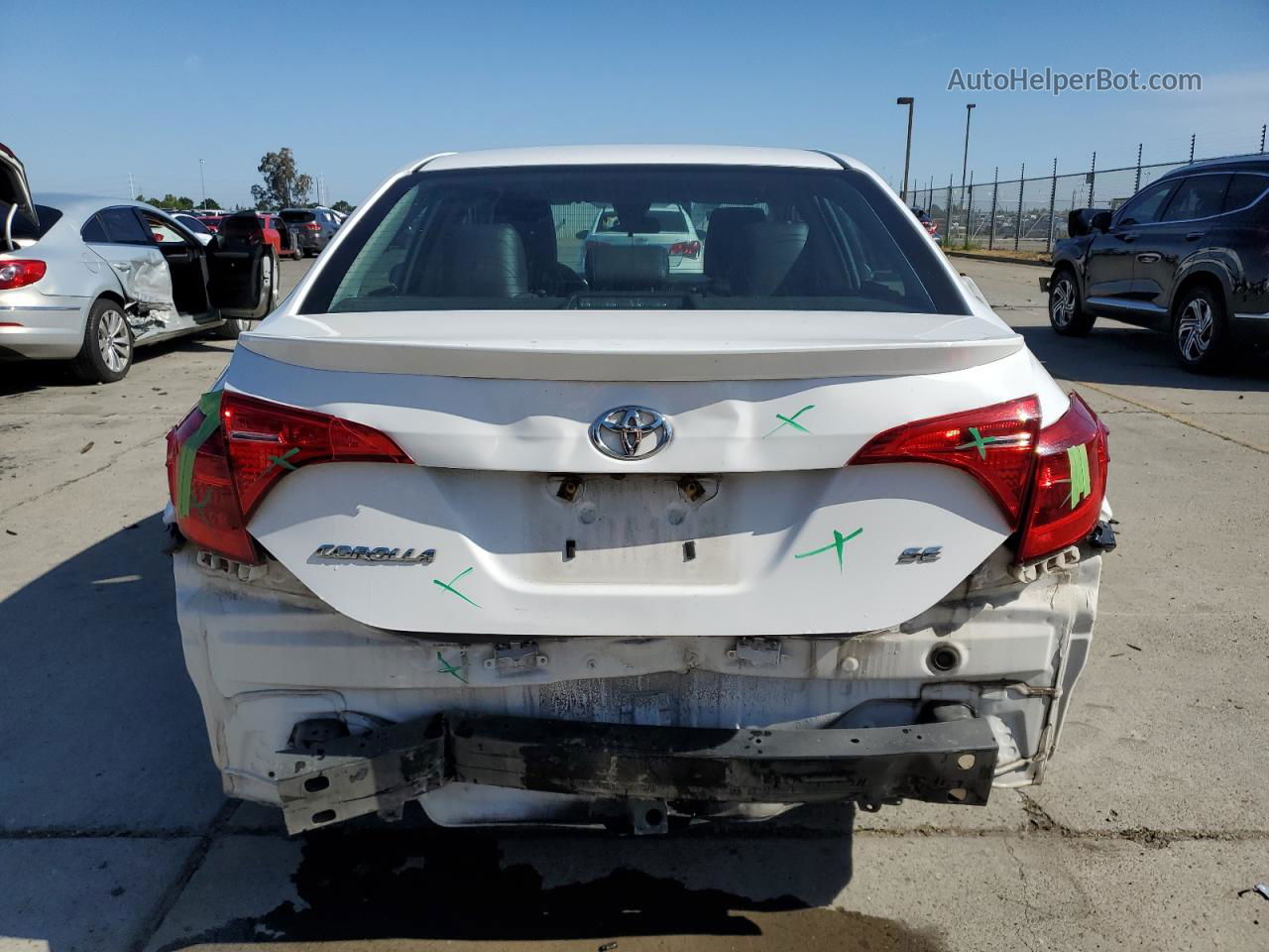 2019 Toyota Corolla L White vin: 2T1BURHE3KC218735