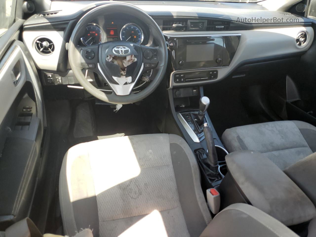 2019 Toyota Corolla L Silver vin: 2T1BURHE4KC152244