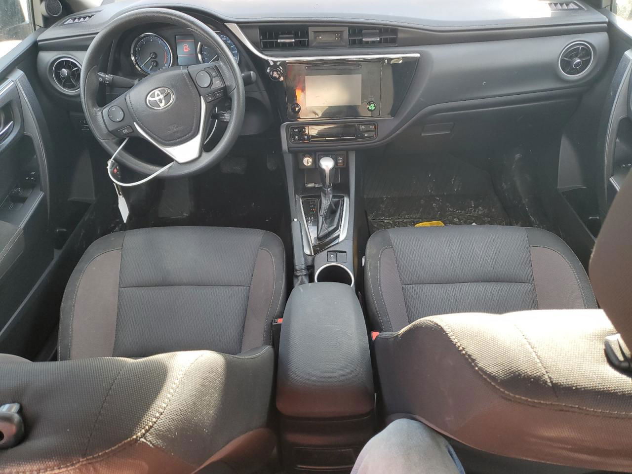 2019 Toyota Corolla L Red vin: 2T1BURHE4KC245412