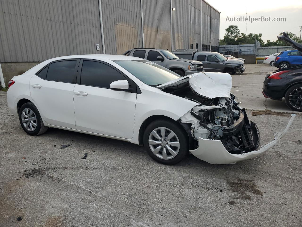 2015 Toyota Corolla L White vin: 2T1BURHE5FC286122