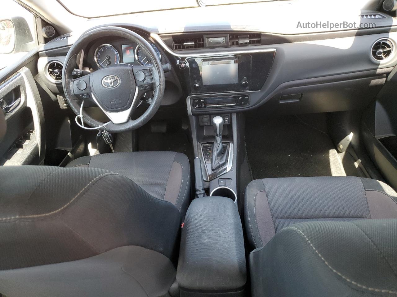 2019 Toyota Corolla L Gray vin: 2T1BURHE5KC150681