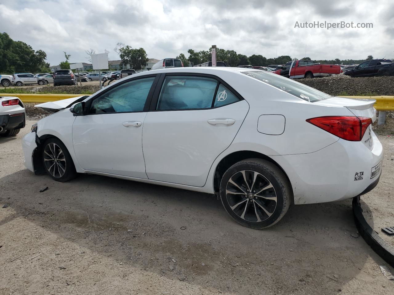 2019 Toyota Corolla L Белый vin: 2T1BURHE5KC213178