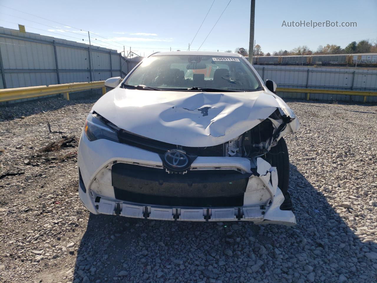 2019 Toyota Corolla L White vin: 2T1BURHE5KC241871