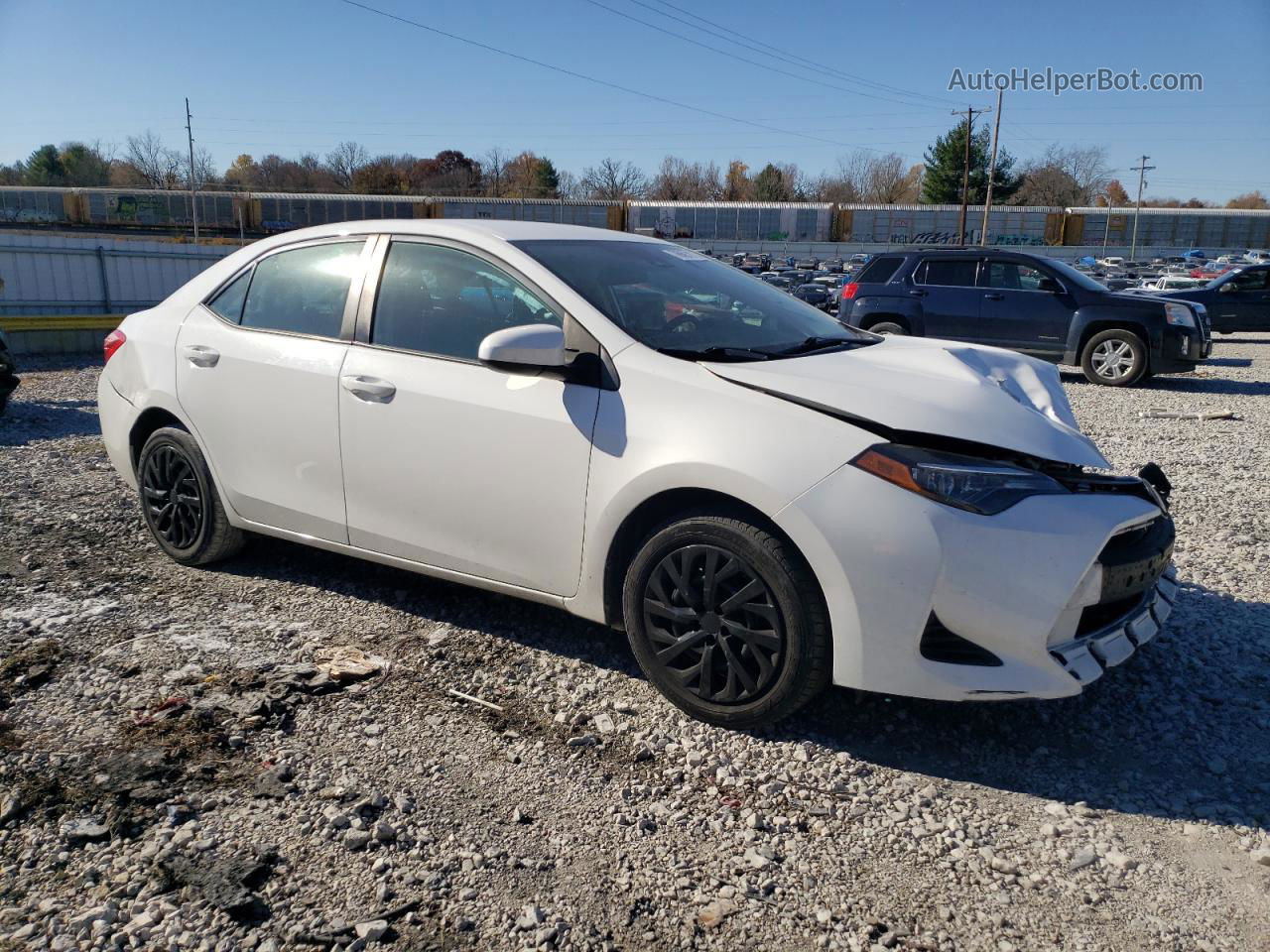 2019 Toyota Corolla L White vin: 2T1BURHE5KC241871