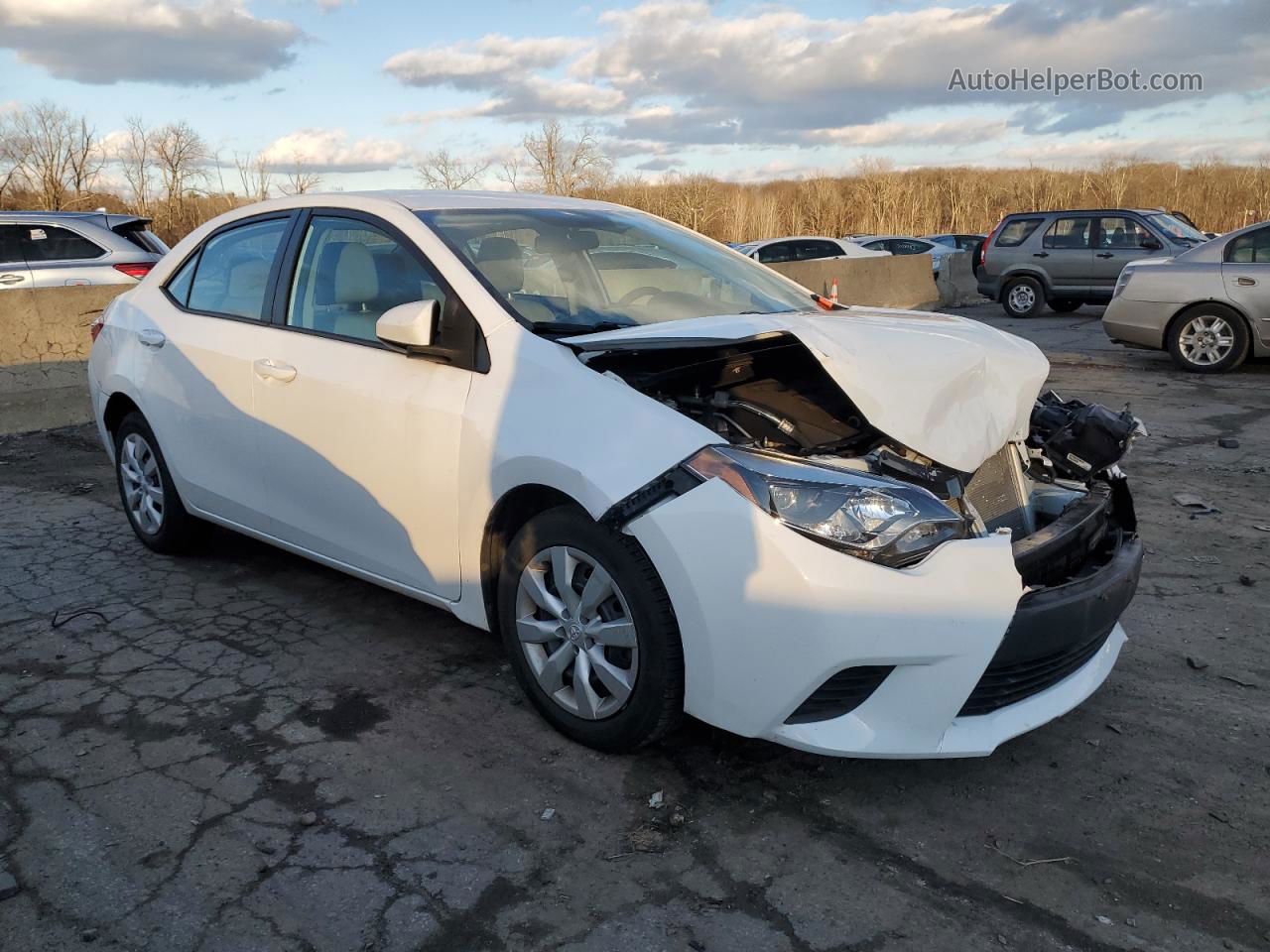 2015 Toyota Corolla L White vin: 2T1BURHE6FC407952