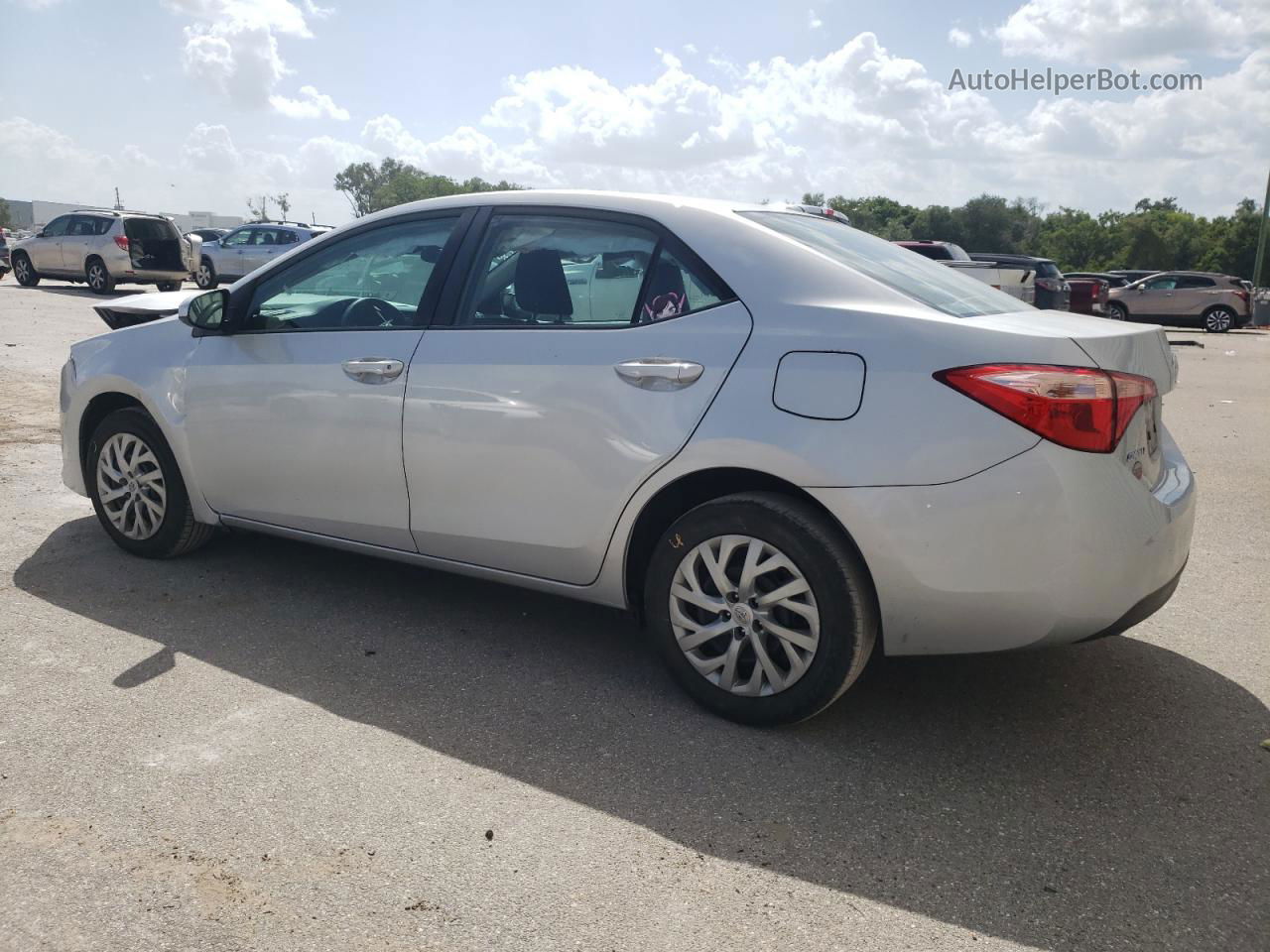 2019 Toyota Corolla L Silver vin: 2T1BURHE6KC207843