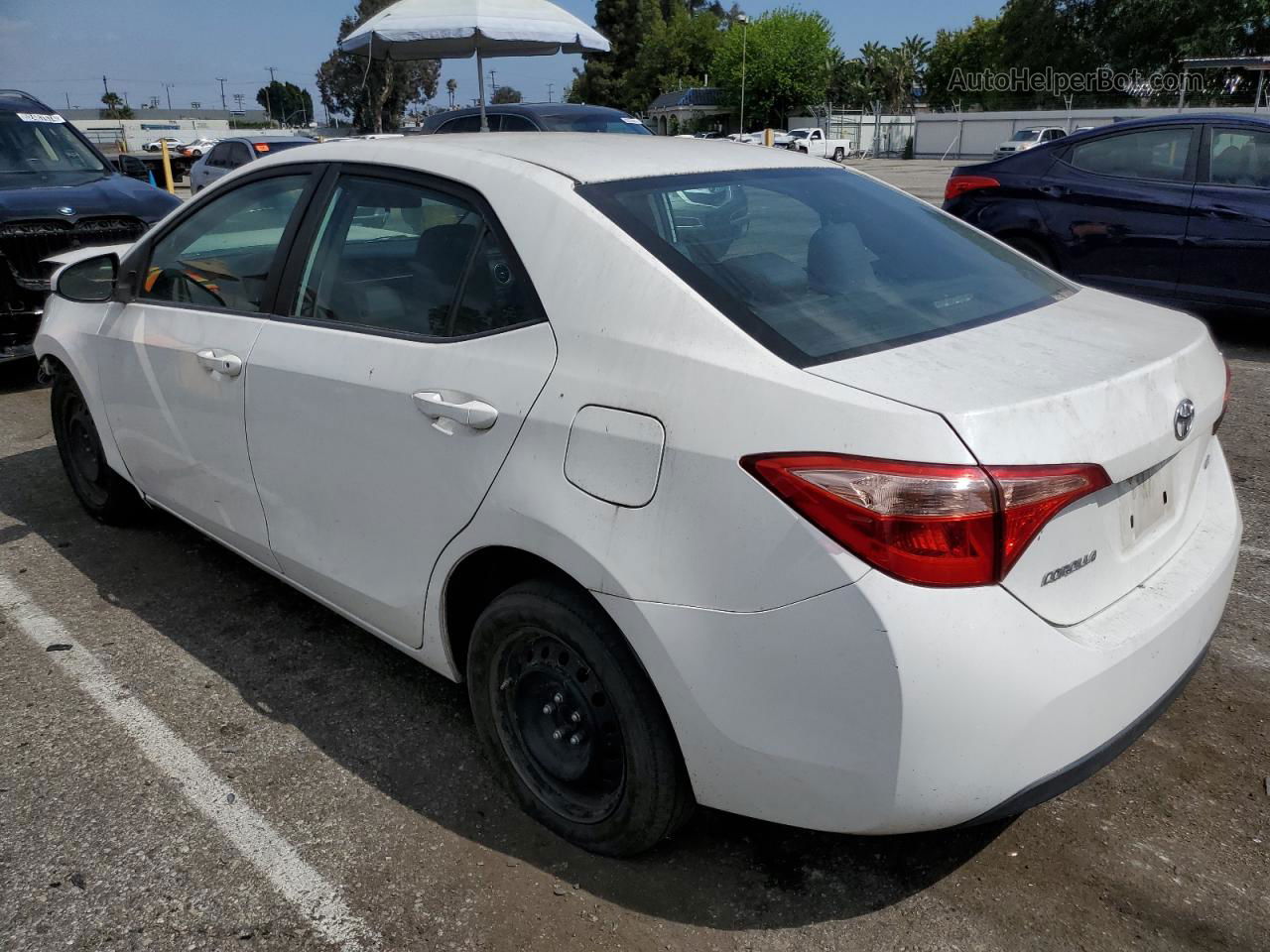 2019 Toyota Corolla L White vin: 2T1BURHE7KC136667