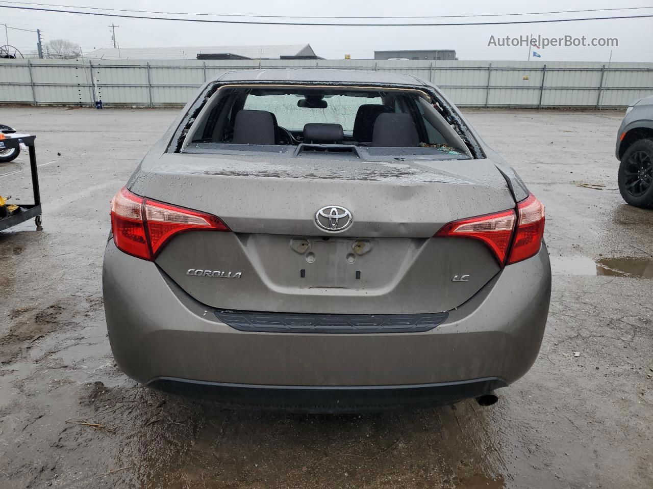 2019 Toyota Corolla L Tan vin: 2T1BURHE7KC228815