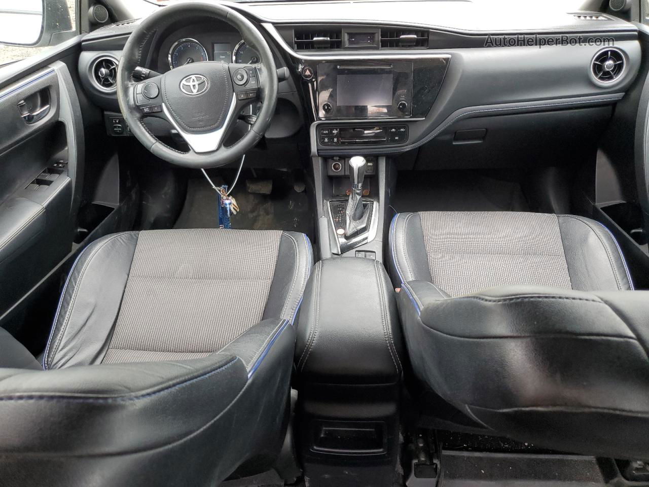 2019 Toyota Corolla L Серебряный vin: 2T1BURHE9KC141840