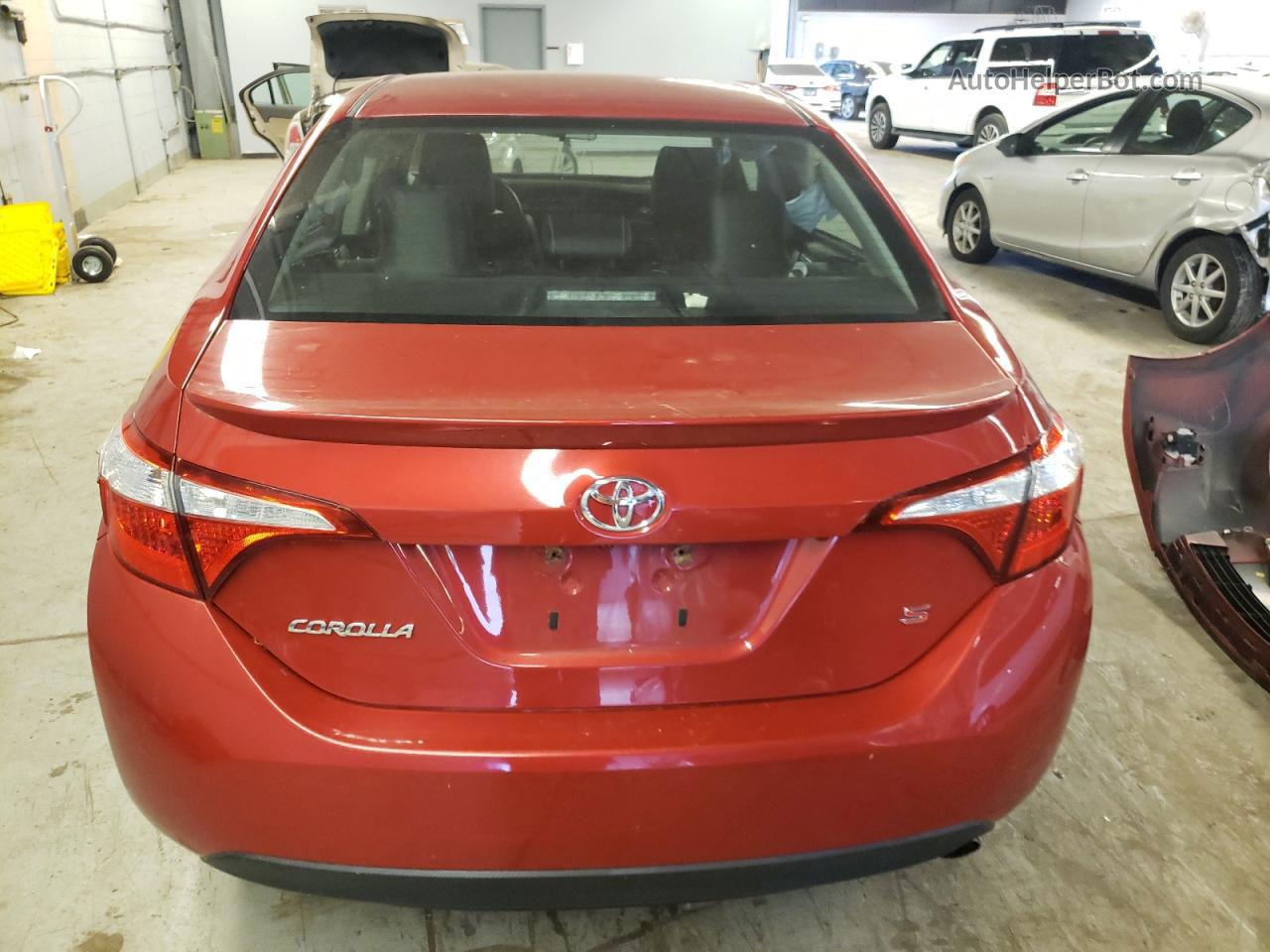 2015 Toyota Corolla L Red vin: 2T1BURHEXFC308986