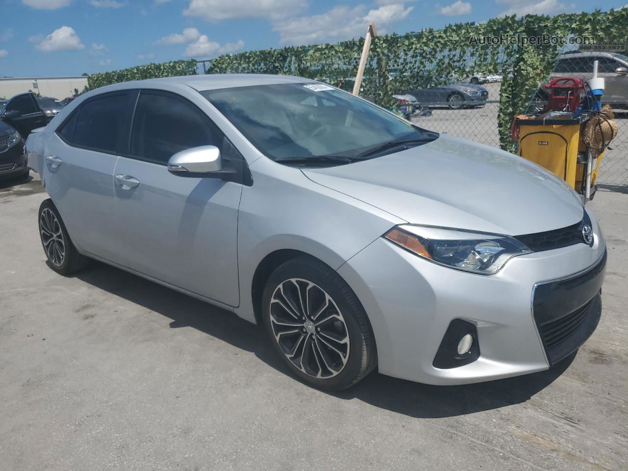 2015 Toyota Corolla L Silver vin: 2T1BURHEXFC447547