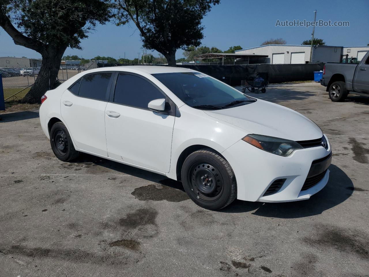 2016 Toyota Corolla L White vin: 2T1BURHEXGC555457