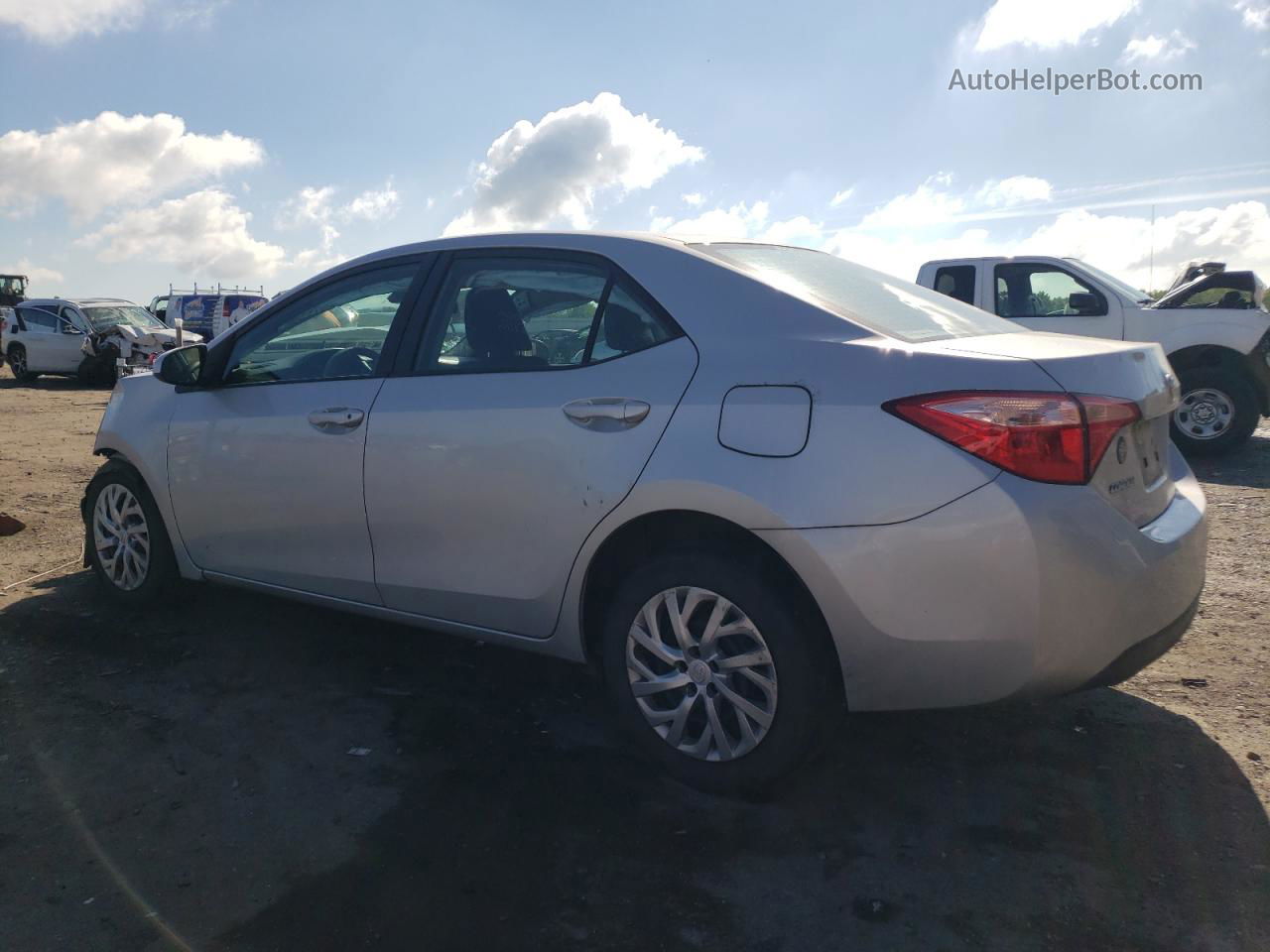 2019 Toyota Corolla L Серебряный vin: 2T1BURHEXKC232924