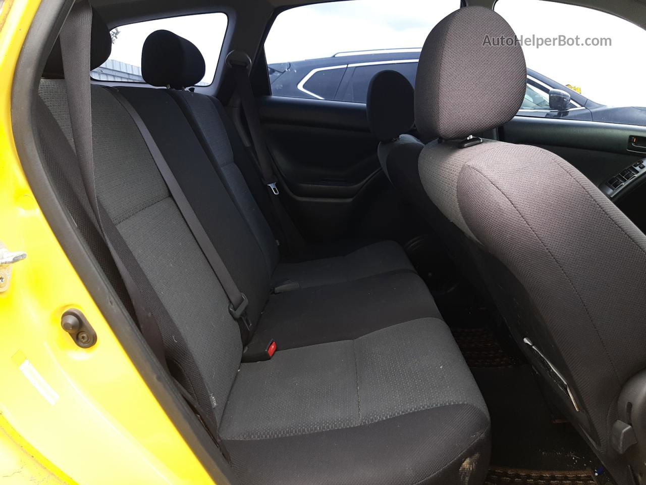 2004 Toyota Corolla Matrix Xr Yellow vin: 2T1KR32E14C215083