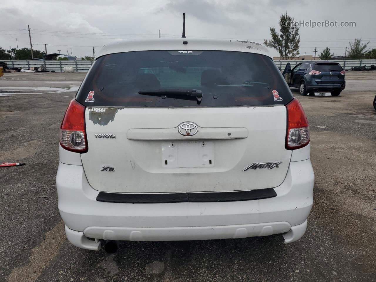 2004 Toyota Corolla Matrix Xr White vin: 2T1KR32E34C176769