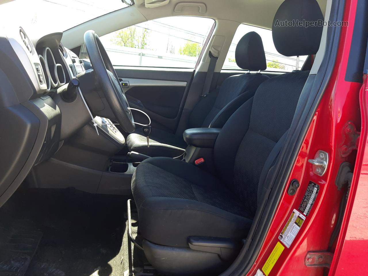 2010 Toyota Corolla Matrix  Red vin: 2T1KU4EE2AC358331