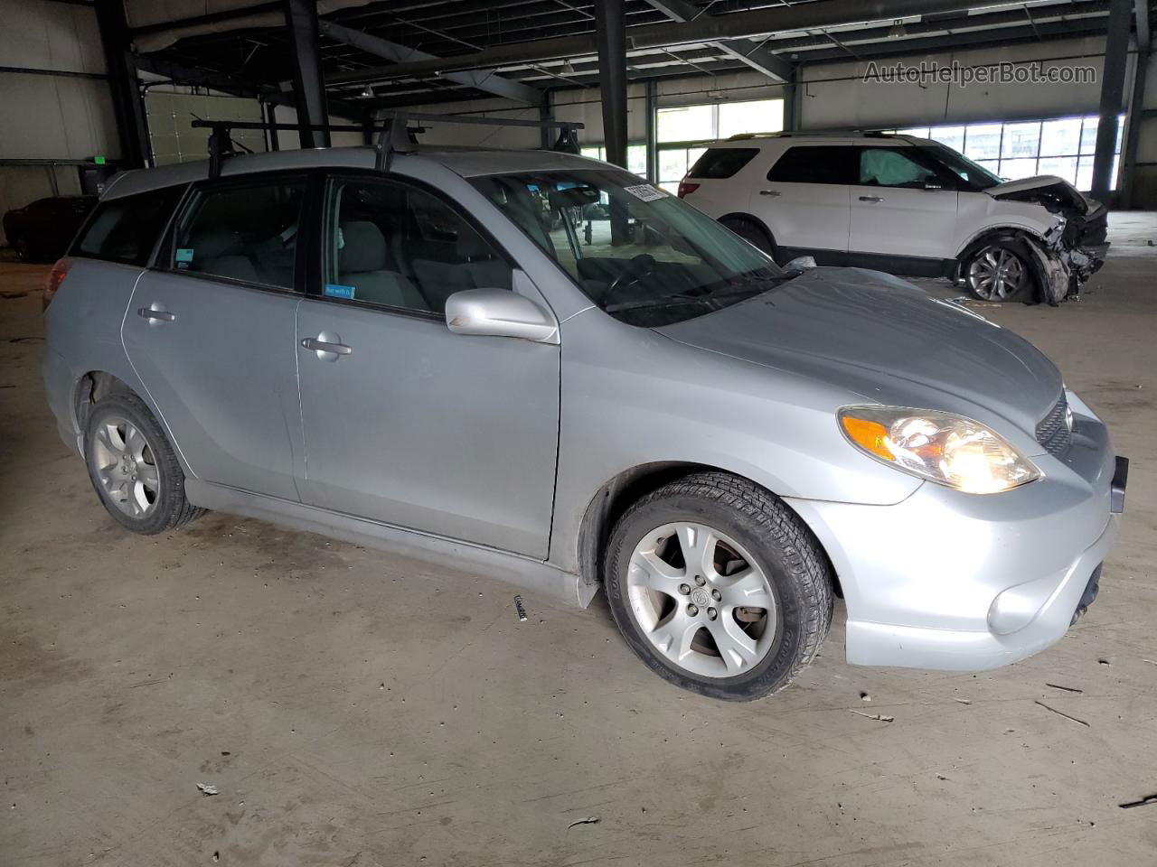 2005 Toyota Corolla Matrix Base Silver vin: 2T1LR30EX5C550545