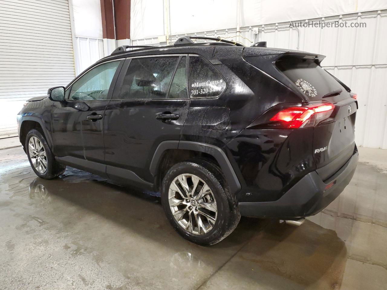 2021 Toyota Rav4 Xle Premium Черный vin: 2T3A1RFV8MC228226