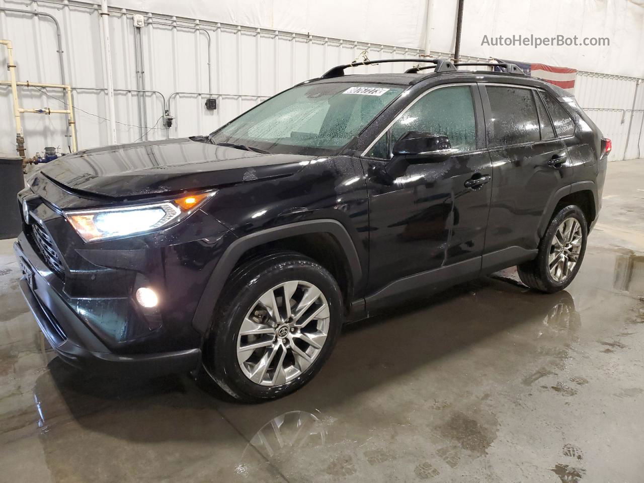 2021 Toyota Rav4 Xle Premium Черный vin: 2T3A1RFV8MC228226