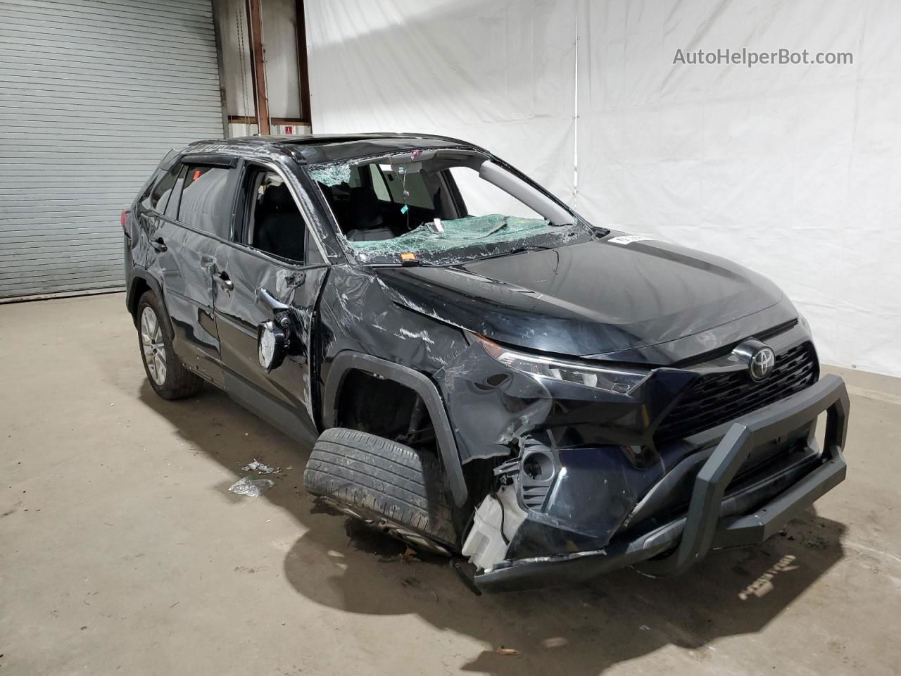 2021 Toyota Rav4 Xle Premium Черный vin: 2T3A1RFVXMC252060