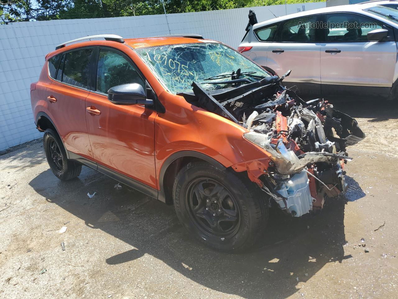 2015 Toyota Rav4 Le Orange vin: 2T3BFREV3FW291422