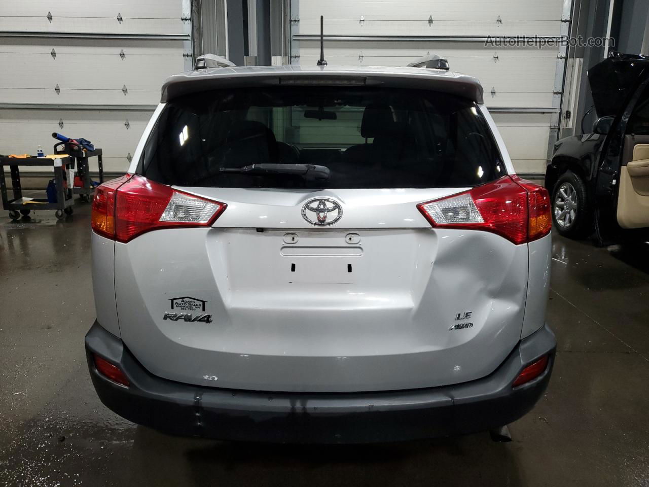 2015 Toyota Rav4 Le Серебряный vin: 2T3BFREV9FW244590