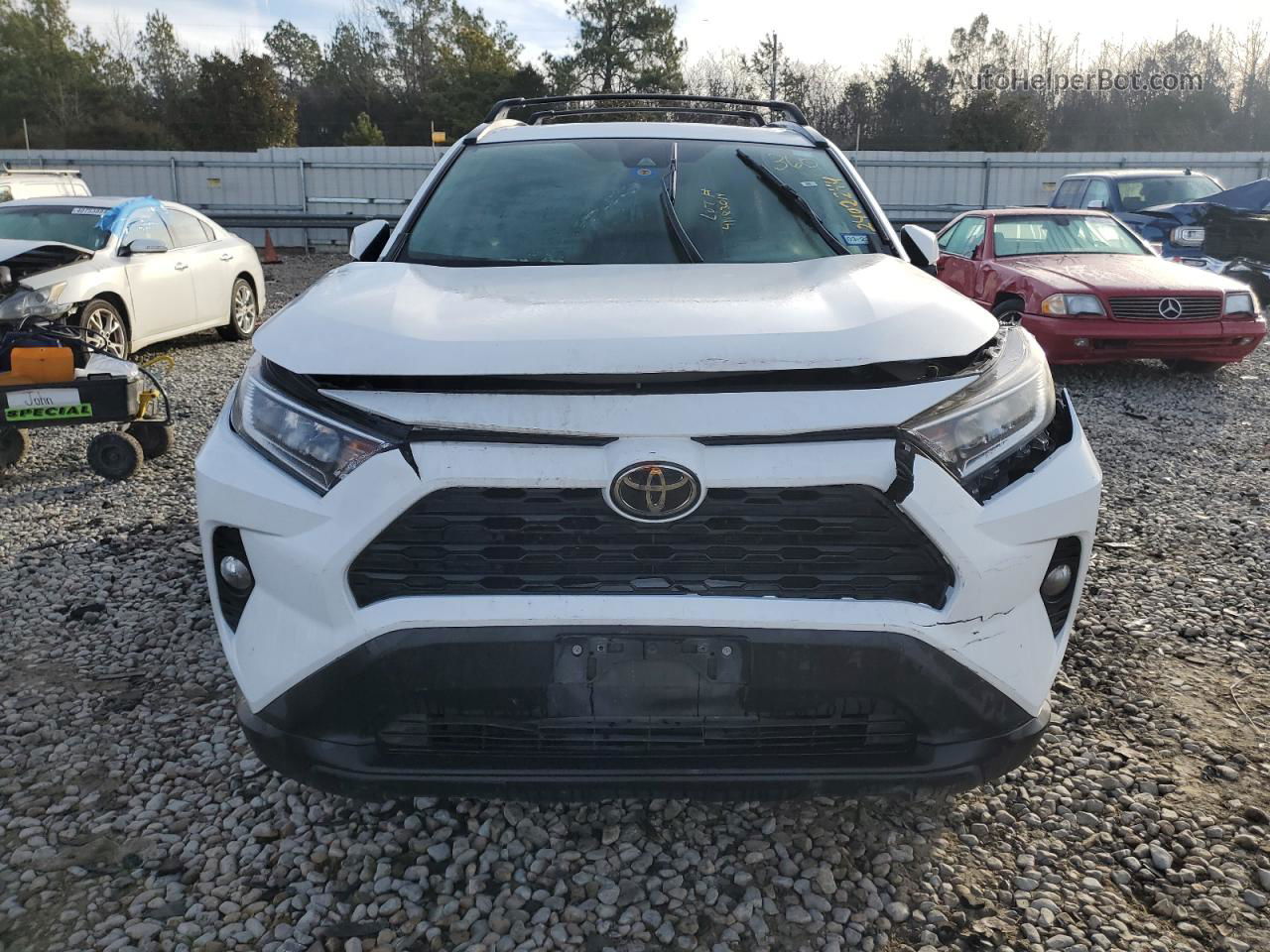 2019 Toyota Rav4 Xle Premium White vin: 2T3C1RFV5KW050361