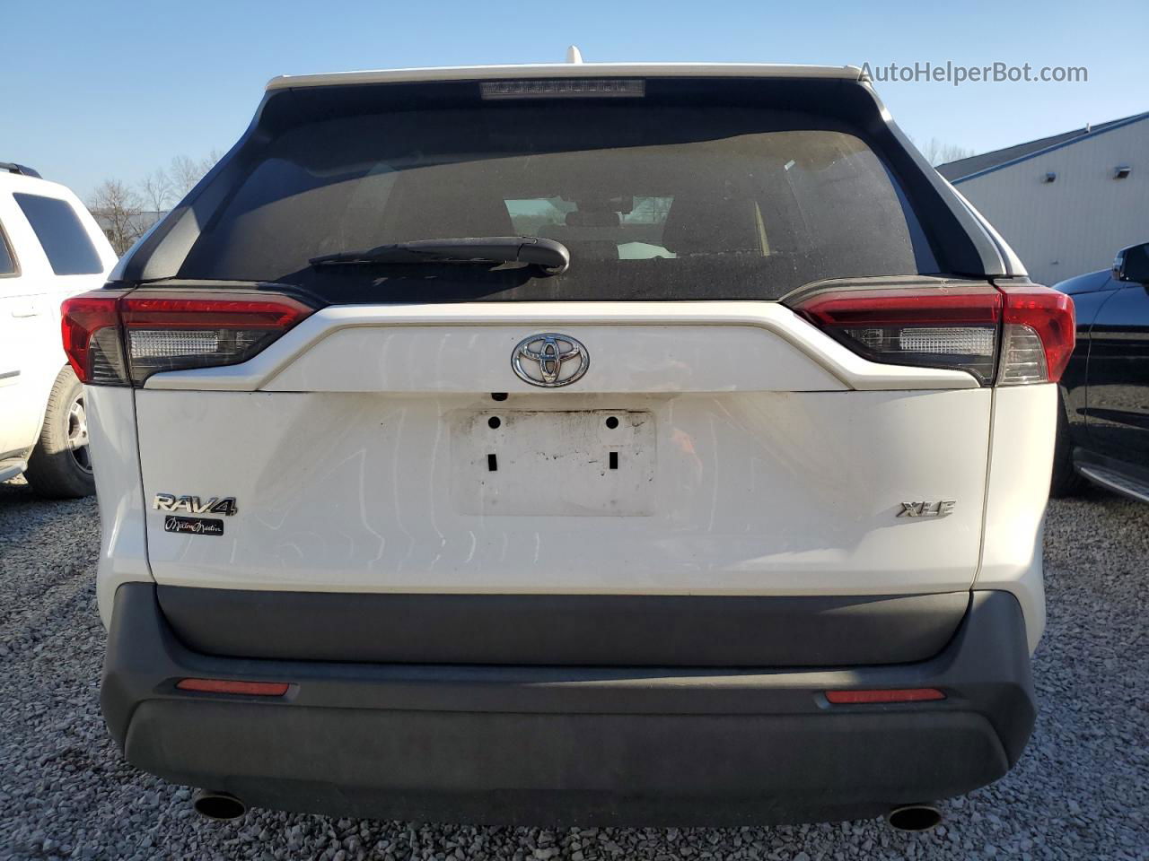 2019 Toyota Rav4 Xle Premium White vin: 2T3C1RFV6KC018228