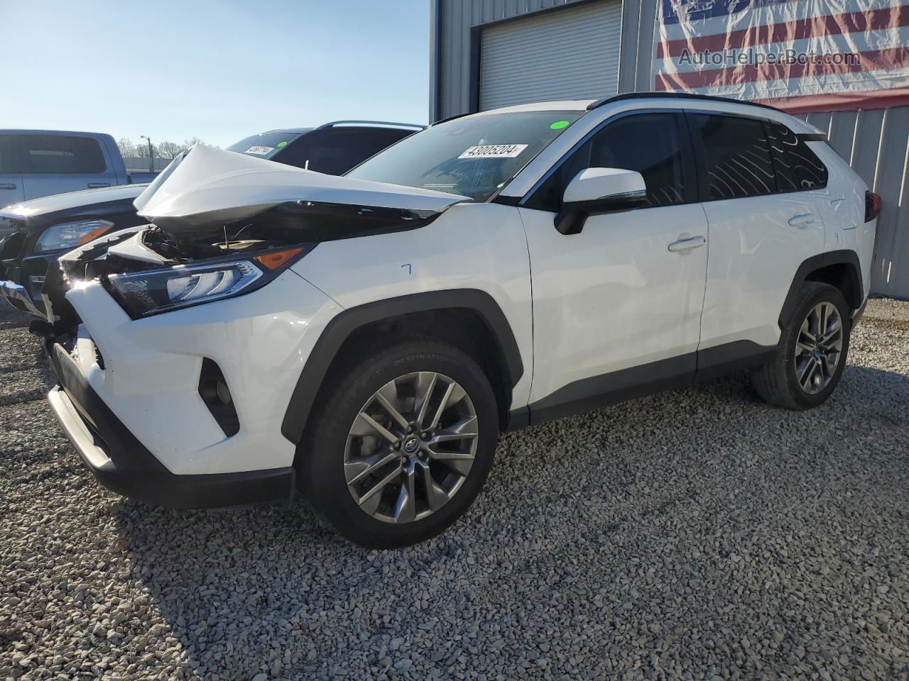 2019 Toyota Rav4 Xle Premium White vin: 2T3C1RFV6KC018228