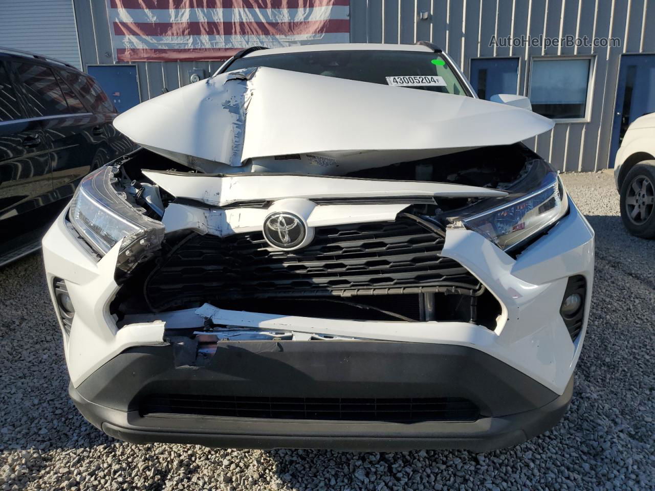 2019 Toyota Rav4 Xle Premium White vin: 2T3C1RFV6KC018228