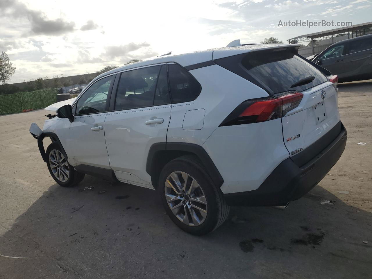 2019 Toyota Rav4 Xle Premium White vin: 2T3C1RFV7KW048823