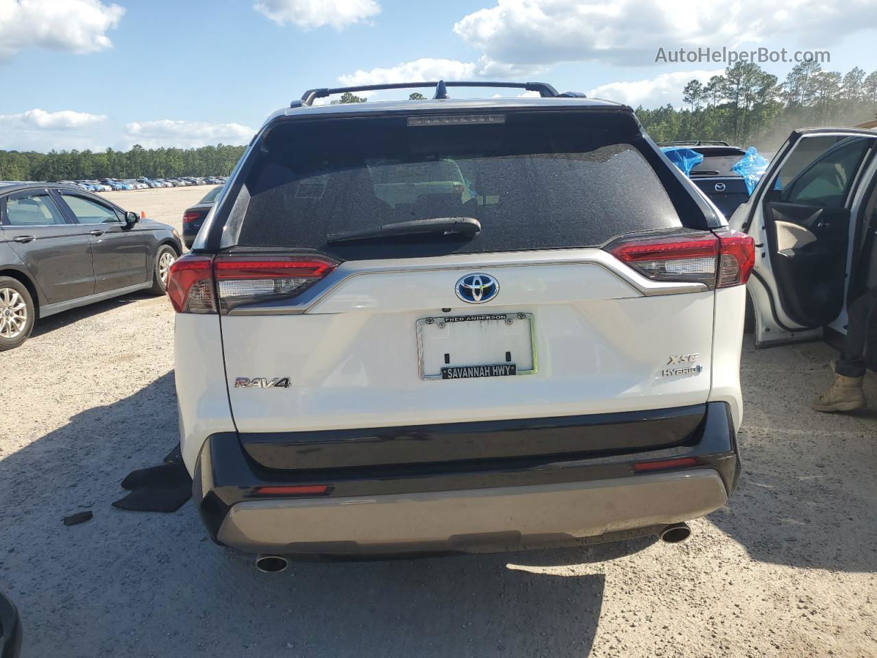 2019 Toyota Rav4 Xse White vin: 2T3EWRFV5KW040780