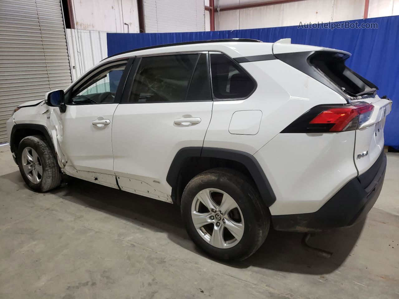 2021 Toyota Rav4 Le White vin: 2T3MWRFV8MW117768