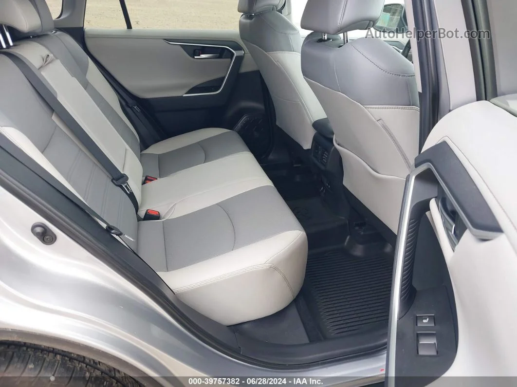 2019 Toyota Rav4 Limited Серебряный vin: 2T3N1RFV1KW039382