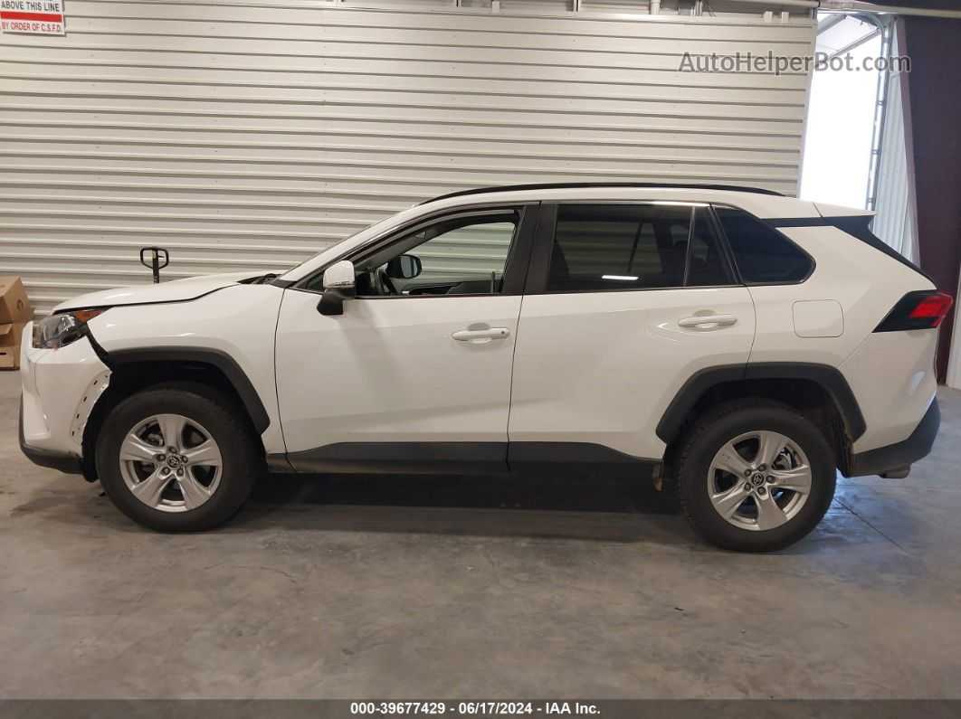 2021 Toyota Rav4 Xle Белый vin: 2T3P1RFV4MC223888