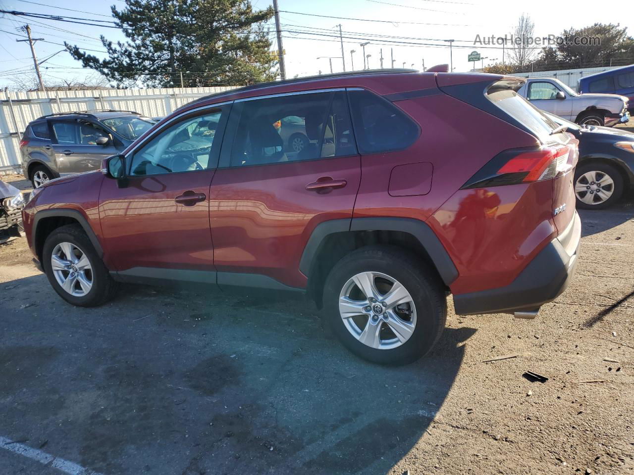 2021 Toyota Rav4 Xle Красный vin: 2T3P1RFV4MW242133