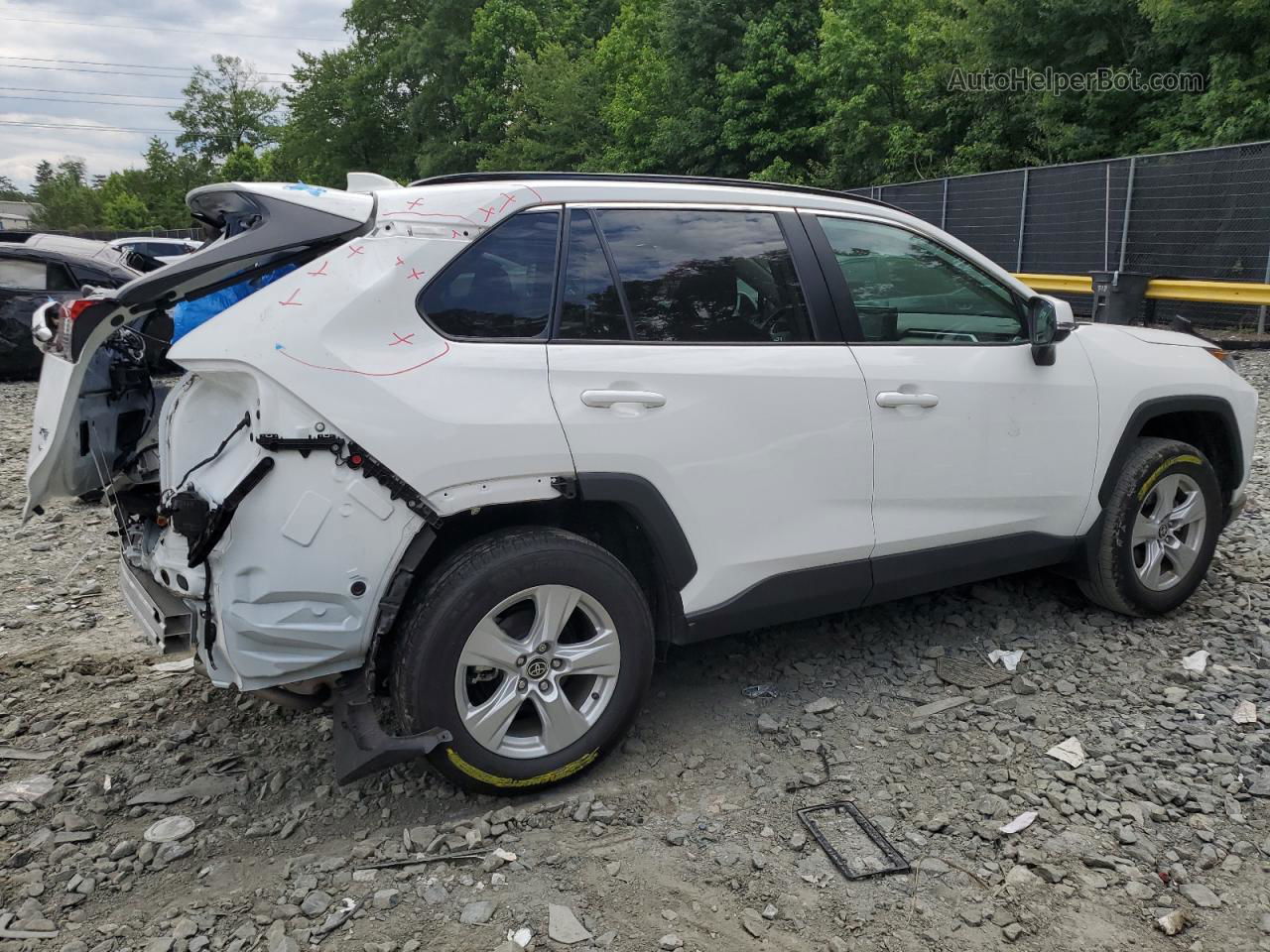 2021 Toyota Rav4 Xle White vin: 2T3P1RFV5MC209353