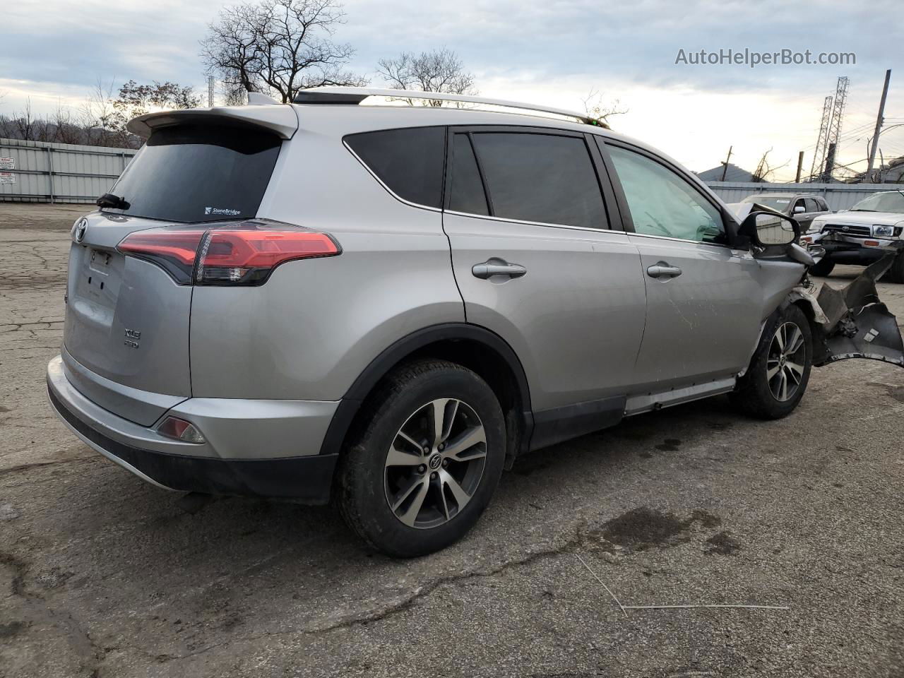 2016 Toyota Rav4 Xle Silver vin: 2T3RFREV4GW530010