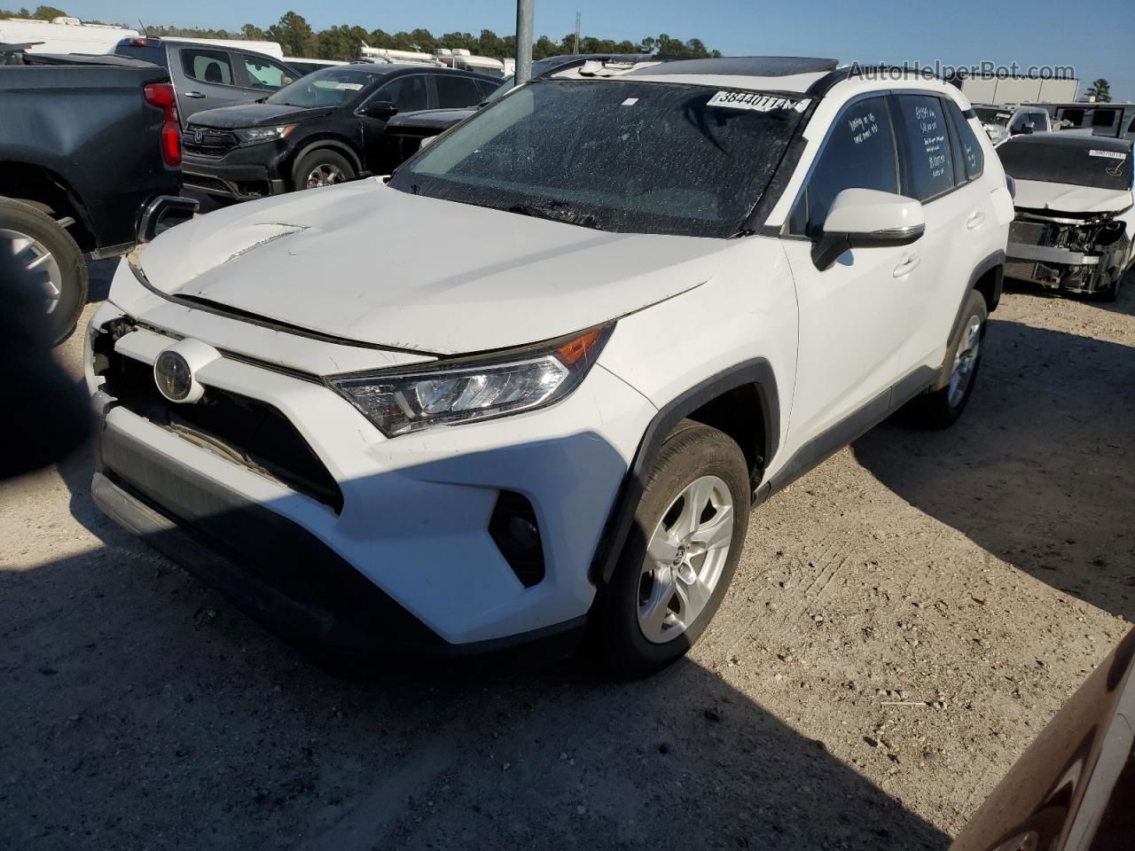 2019 Toyota Rav4 Xle White vin: 2T3W1RFV0KW031682