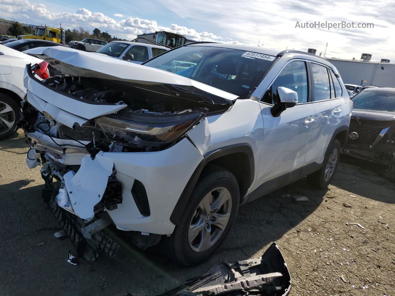 2023 Toyota Rav4 Xle White vin: 2T3W1RFV0PW267353