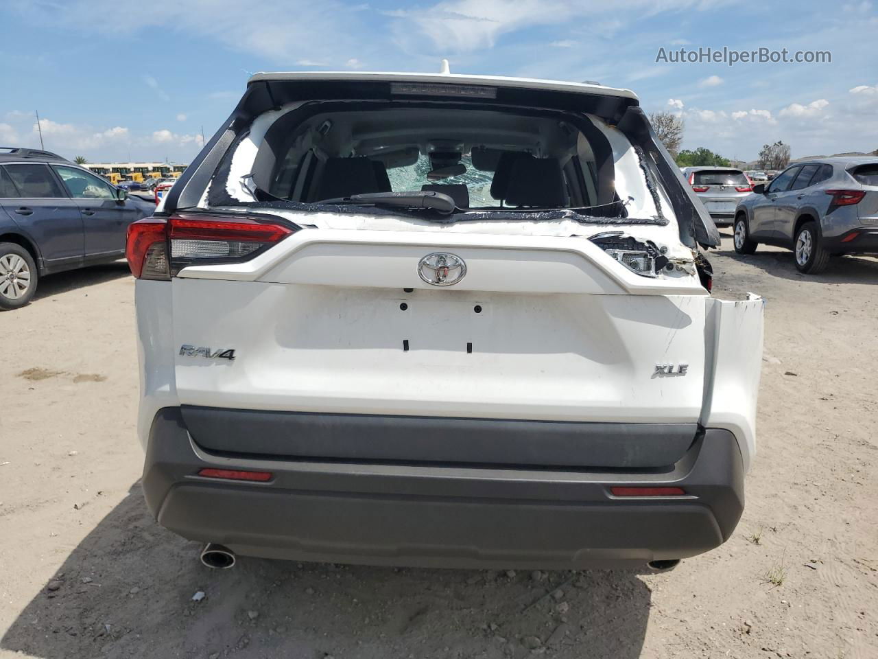 2021 Toyota Rav4 Xle Белый vin: 2T3W1RFV2MW145069