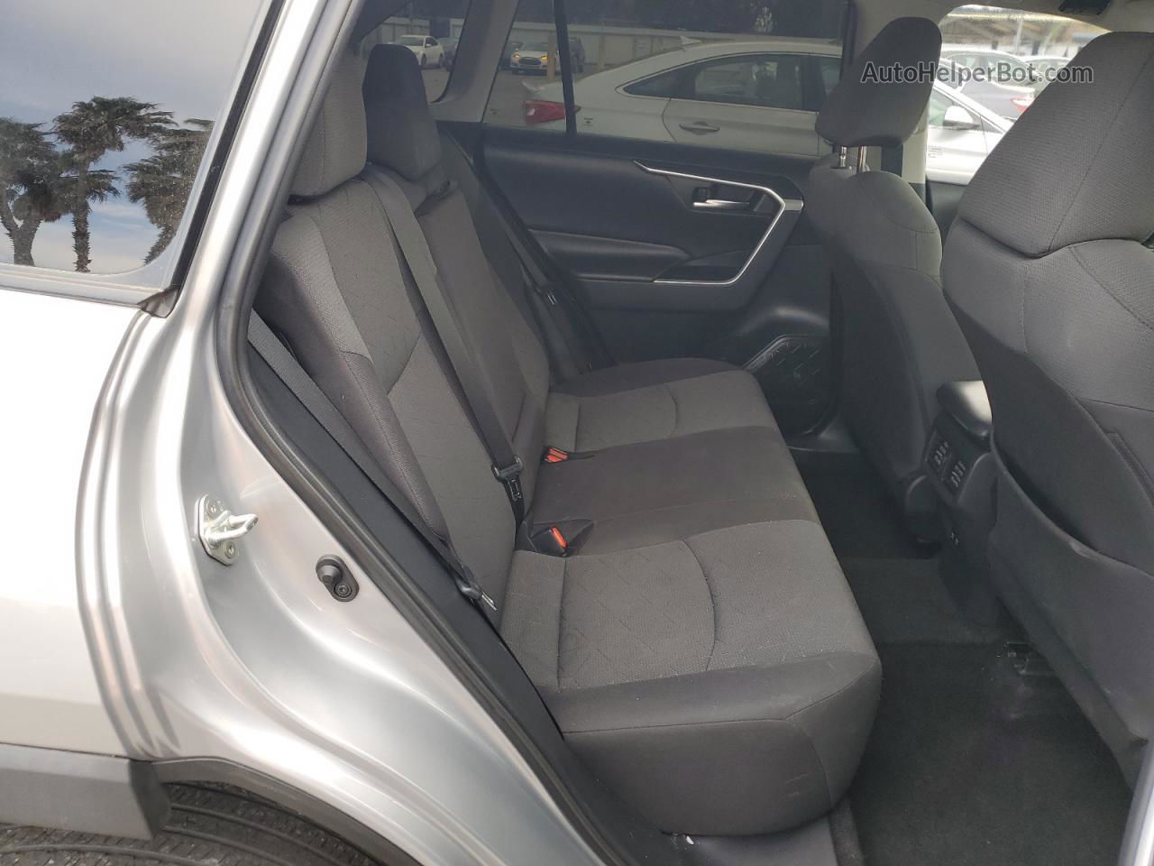 2019 Toyota Rav4 Xle Silver vin: 2T3W1RFV3KW016674