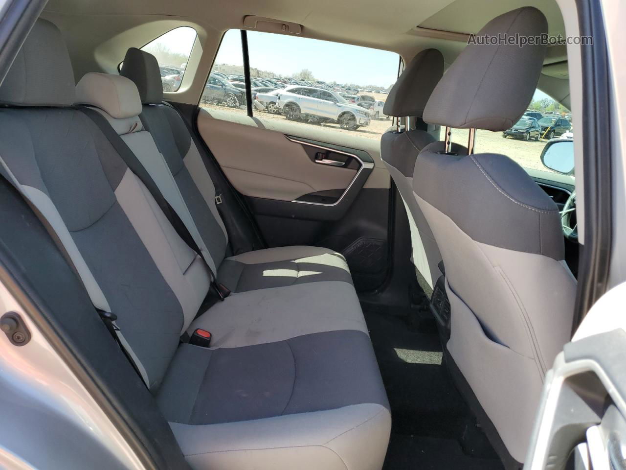 2019 Toyota Rav4 Xle Silver vin: 2T3W1RFV5KW047845