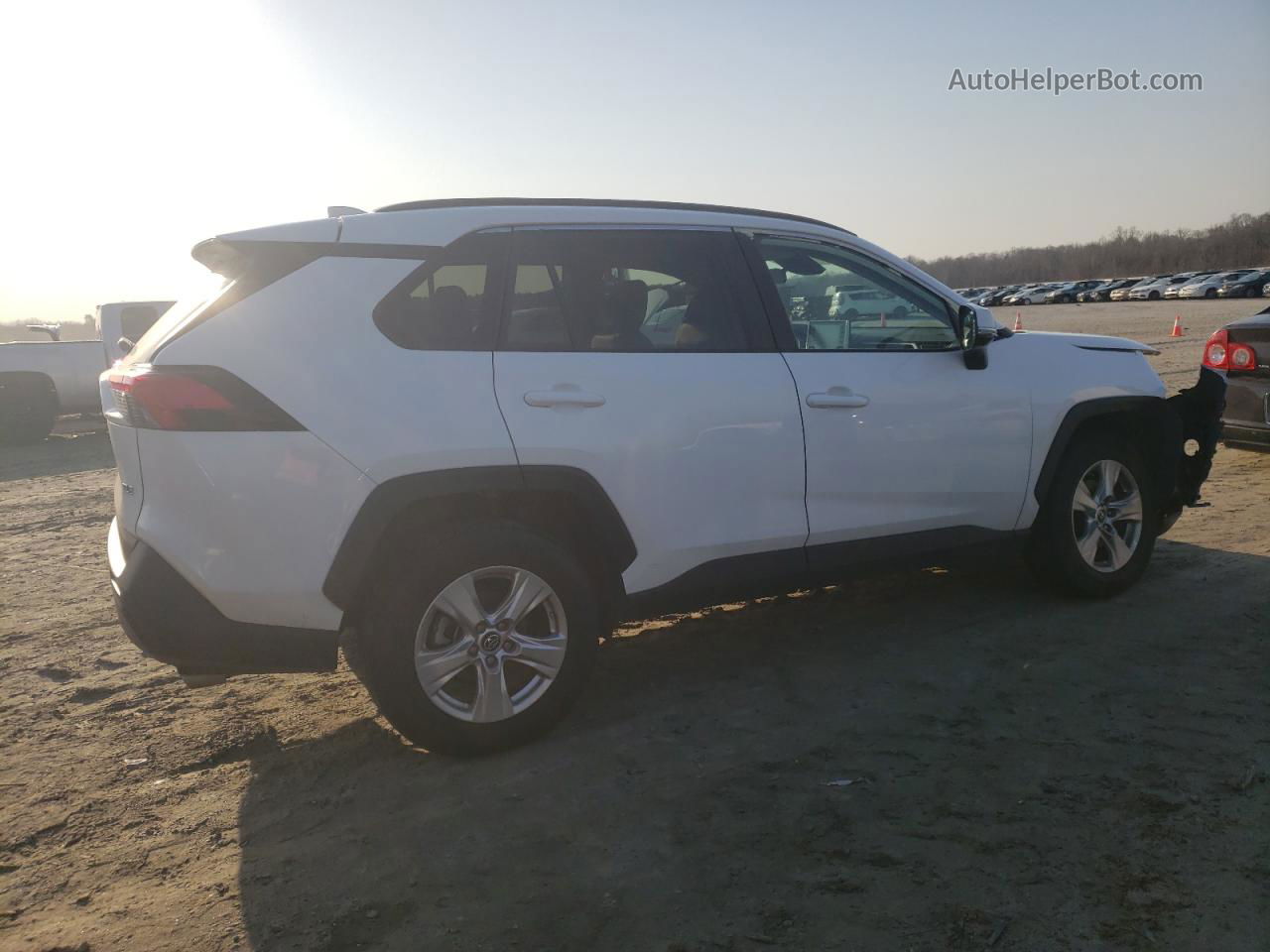 2019 Toyota Rav4 Xle White vin: 2T3W1RFV6KW048826